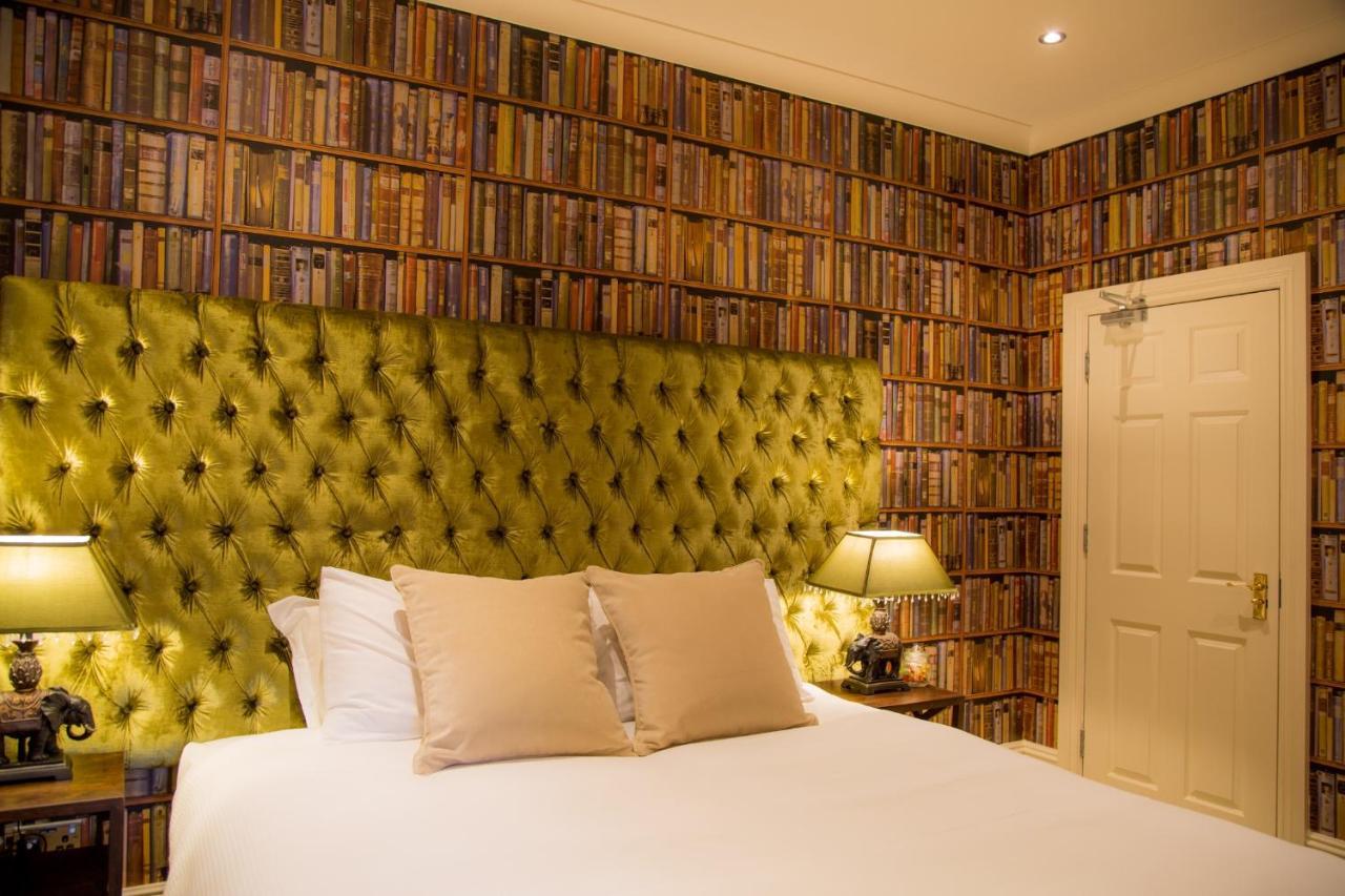 Winckley Stays Preston  Bagian luar foto A bedroom at The Mitre