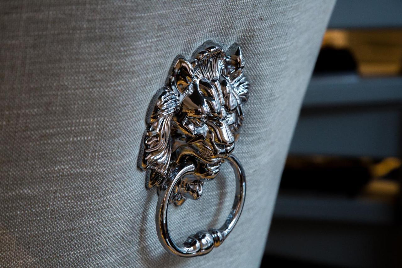 Winckley Stays Preston  Bagian luar foto A door knocker