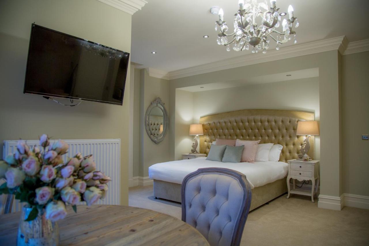 Winckley Stays Preston  Bagian luar foto A bedroom at The Old Vicarage Hotel
